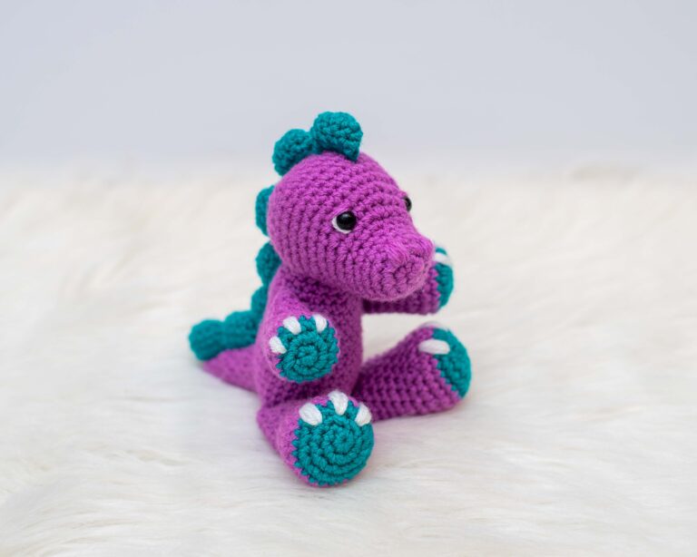Mini Toby the Tarbosaurus – Free Dinosaur Crochet Pattern